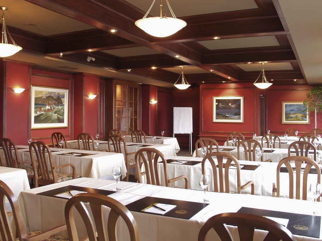 لا مالباي Relais & Chateaux Auberge La Pinsonniere المظهر الخارجي الصورة