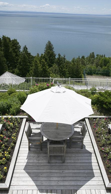 لا مالباي Relais & Chateaux Auberge La Pinsonniere الغرفة الصورة